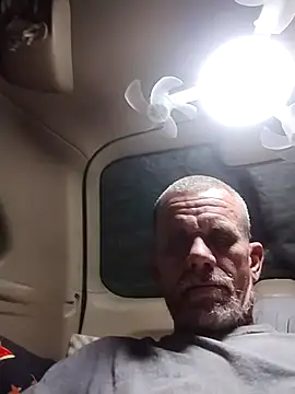 Snapshot of helldonk chatting on October 23, 12:21 am helldonk online show from October 23, 12:21 am