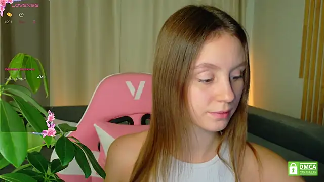 Snapshot of sweet_loopy chatting on October 22, 4:51 pm sweet loopy online show from October 22, 4:51 pm