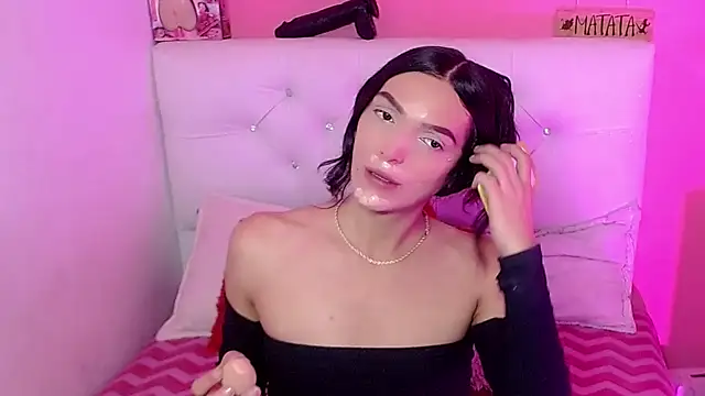 Snapshot of x_isabella_x chatting on May 5, 3:36 am x isabella x online show from May 5, 3:36 am