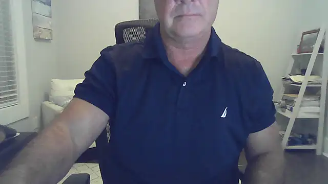 Snapshot of cyclone1212 chatting on April 16, 9:10 am cyclone1212 online show from April 16, 9:10 am