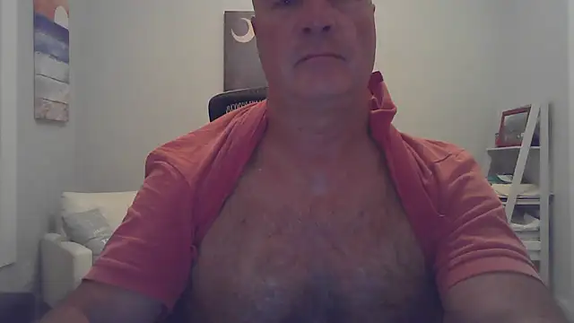 Snapshot of cyclone1212 chatting on May 7, 9:14 am cyclone1212 online show from May 7, 9:14 am