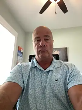 Snapshot of cyclone1212 chatting on June 5, 1:06 pm cyclone1212 online show from June 5, 1:06 pm