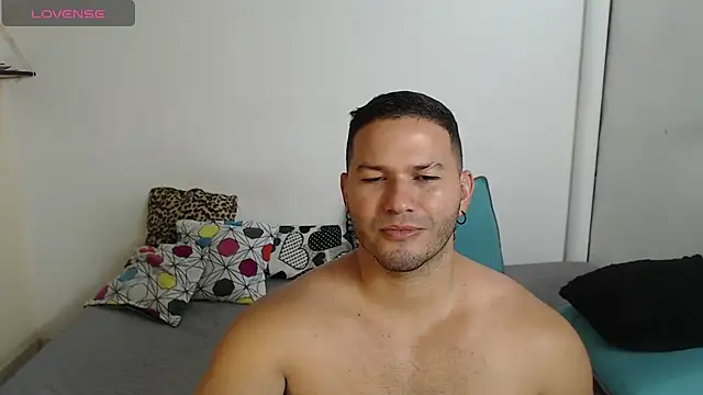 Snapshot of Tim_mz01 chatting on May 31, 6:20 pm Tim mz01 online show from May 31, 6:20 pm