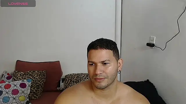 Snapshot of Tim_mz01 chatting on June 10, 12:59 pm Tim mz01 online show from June 10, 12:59 pm