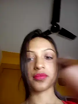 Your-Kitkat online show from December 16, 8:47 pm