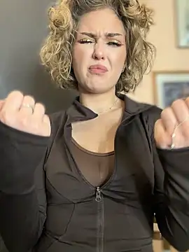 KellyKeler online show from December 5, 2:14 pm