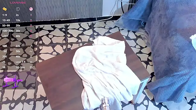 Snapshot of bigboobs_violeta chatting on November 17, 8:14 pm bigboobs violeta online show from November 17, 8:14 pm