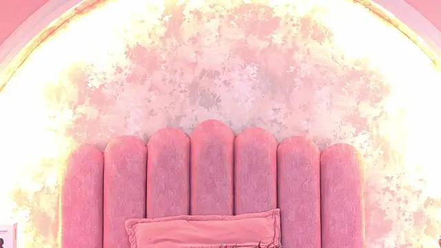 JasmineRhodes online show from December 2, 1:28 pm