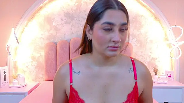 JasmineRhodes online show from January 14, 1:06 pm