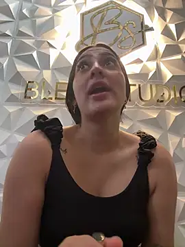 Snapshot of JasmineRhodes chatting on May 16, 1:21 pm JasmineRhodes online show from May 16, 1:21 pm