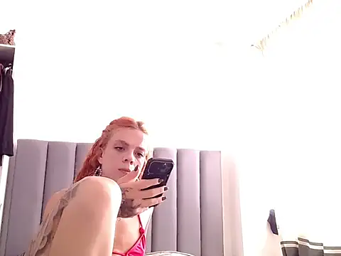 Snapshot of saara_johnson496 chatting on June 10, 4:06 pm saara johnson496 online show from June 10, 4:06 pm