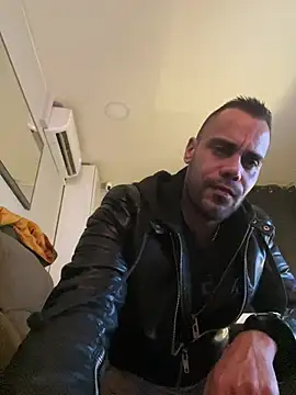 Snapshot of futy-doll chatting on February 15, 5:48 am futy-doll online show from February 15, 5:48 am