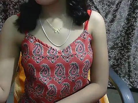 Snapshot of lovely_soniya chatting on May 7, 6:52 am lovely soniya online show from May 7, 6:52 am