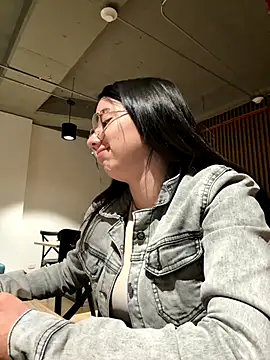 Snapshot of Michelle_Zoe chatting on November 26, 2:12 am Michelle Zoe online show from November 26, 2:12 am