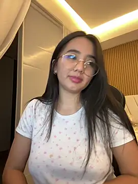 Snapshot of Michelle_Zoe chatting on March 13, 8:10 am Michelle Zoe online show from March 13, 8:10 am