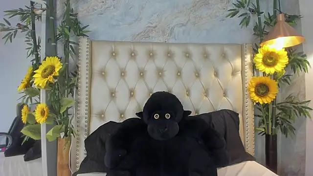 Snapshot of LittleeJaz chatting on November 30, 2:04 am LittleeJaz online show from November 30, 2:04 am