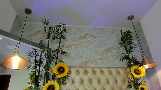 Snapshot of LittleeJaz chatting on July 19, 2:37 am LittleeJaz online show from July 19, 2:37 am
