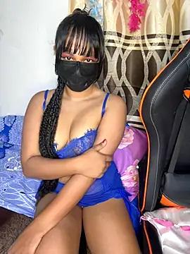 Ariana  Marie online show from November 17, 10:59 pm