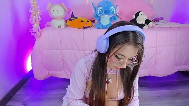 hannacutegod online show from March 13, 5:25 am