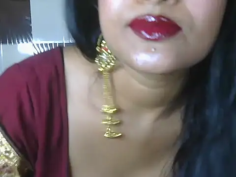 Snapshot of hotee_bhabi chatting on May 18, 11:49 am hotee bhabi online show from May 18, 11:49 am