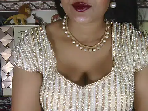 Snapshot of hotee_bhabi chatting on June 16, 2:30 pm hotee bhabi online show from June 16, 2:30 pm