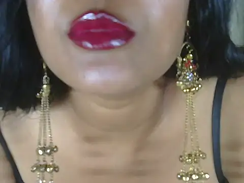 Snapshot of hotee_bhabi chatting on July 12, 3:25 pm hotee bhabi online show from July 12, 3:25 pm