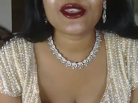 Snapshot of hotee_bhabi chatting on July 20, 5:00 am hotee bhabi online show from July 20, 5:00 am