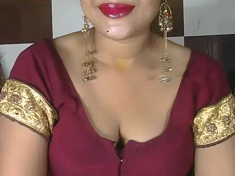Snapshot of hotee_bhabi chatting on July 25, 7:50 am hotee bhabi online show from July 25, 7:50 am