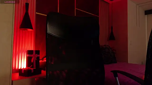 Snapshot of ParisSalvatore chatting on January 13, 2:00 pm ParisSalvatore online show from January 13, 2:00 pm