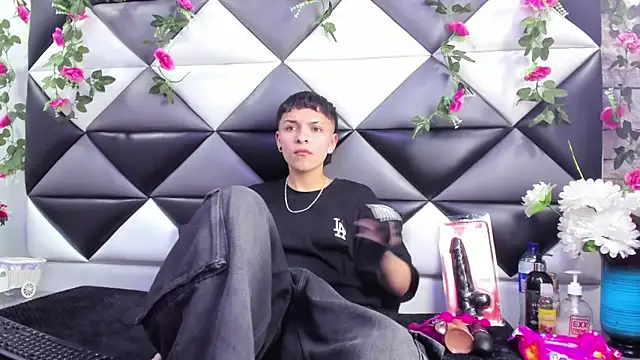 Snapshot of Megan_Thompson_ chatting on October 2, 2:18 am Megan Thompson  online show from October 2, 2:18 am