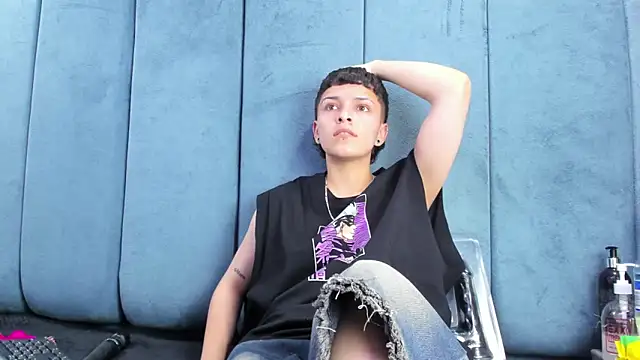 Megan Thompson  online show from February 11, 2:16 am