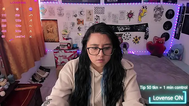 Snapshot of Cherry_blush_ chatting on May 5, 10:40 pm Cherry blush online show from May 5, 10:40 pm
