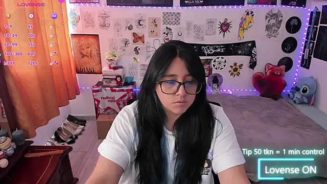 Snapshot of Cherry_blush_ chatting on May 6, 8:58 pm Cherry blush online show from May 6, 8:58 pm