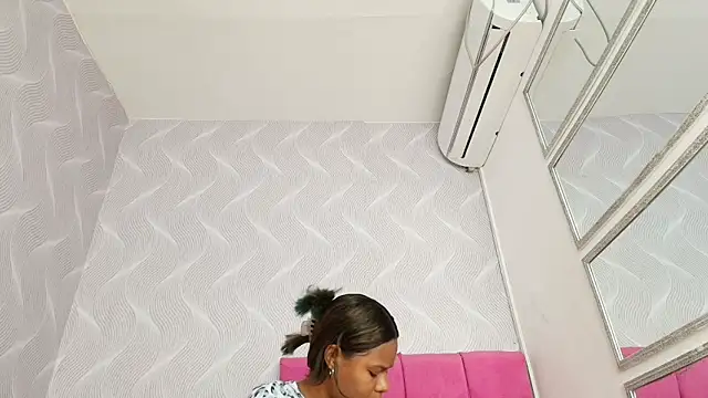 Snapshot of keyla_mejia chatting on June 4, 12:22 pm keyla mejia online show from June 4, 12:22 pm
