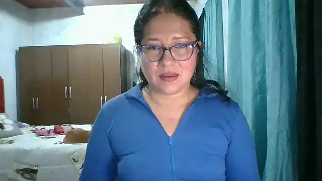 Snapshot of scarlett_widow_ chatting on September 24, 2:48 am scarlett widow  online show from September 24, 2:48 am