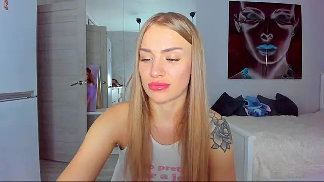 Snapshot of MashaFromRussia__ chatting on October 13, 10:04 am MashaFromRussia   online show from October 13, 10:04 am