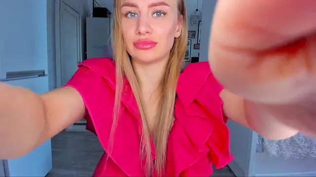 Snapshot of MashaFromRussia__ chatting on October 19, 8:48 am MashaFromRussia   online show from October 19, 8:48 am