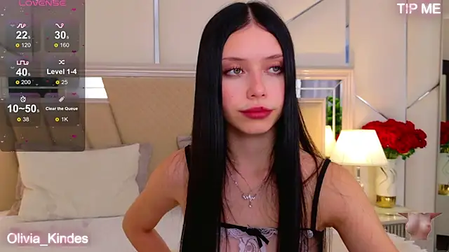 Olivia Kindes online show from October 13, 5:02 pm