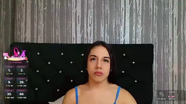 Snapshot of Alicee_Moonn chatting on June 7, 5:27 pm Alicee Moonn online show from June 7, 5:27 pm