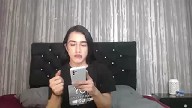 Snapshot of Alicee_Moonn chatting on July 15, 9:42 pm Alicee Moonn online show from July 15, 9:42 pm