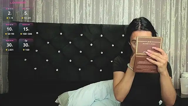 Snapshot of Alicee_Moonn chatting on July 23, 8:29 pm Alicee Moonn online show from July 23, 8:29 pm
