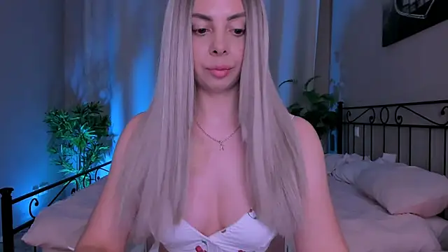Snapshot of VelvetEliza chatting on July 5, 7:32 pm VelvetEliza online show from July 5, 7:32 pm