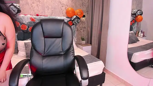 susanasmith18 online show from October 28, 8:55 pm