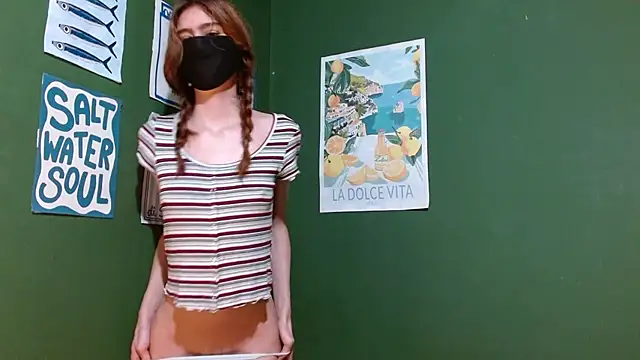 Roxiehood online show from November 27, 2:02 am