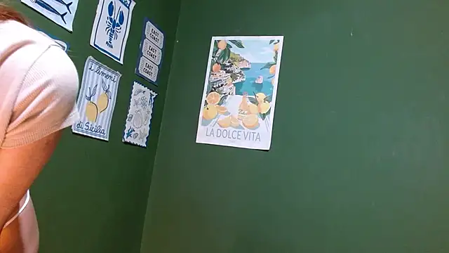 Roxiehood online show from December 3, 1:46 am