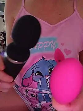 Snapshot of Hottiesophie chatting on July 2, 5:30 pm Hottiesophie online show from July 2, 5:30 pm