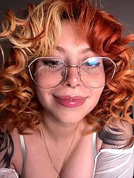 Snapshot of YunoRose_ chatting on October 20, 3:51 am YunoRose online show from October 20, 3:51 am