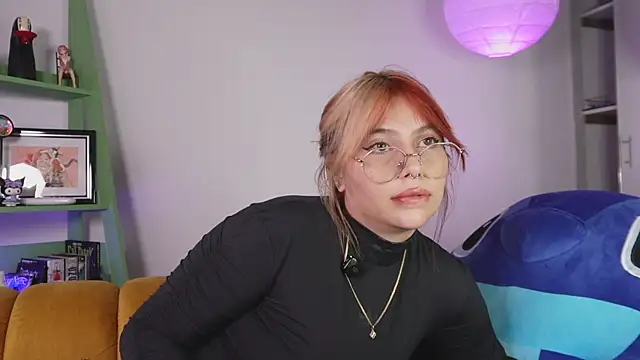 YunoRose  online show from December 19, 4:52 am