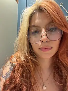 Snapshot of YunoRose_ chatting on May 10, 10:04 pm YunoRose online show from May 10, 10:04 pm