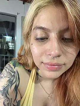 Snapshot of YunoRose_ chatting on May 29, 3:15 am YunoRose online show from May 29, 3:15 am